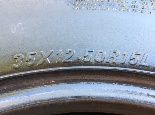 ยาง Mud Maxxis 35 12.5 R15 ดอกเต็ม ไม่มีปะ ราคาไม่แพง ยาง Mud Maxxis 35 12.5 R15 ดอกเต็ม ไม่มีปะ ราคาไม่แพง