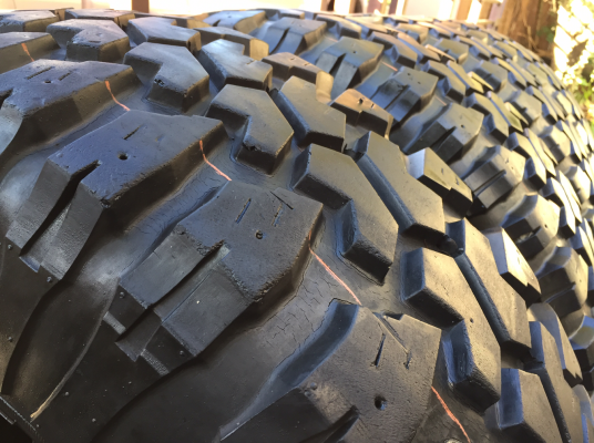 ยาง Mud Maxxis 35 12.5 R15 ดอกเต็ม ไม่มีปะ ราคาไม่แพง ยาง Mud Maxxis 35 12.5 R15 ดอกเต็ม ไม่มีปะ ราคาไม่แพง