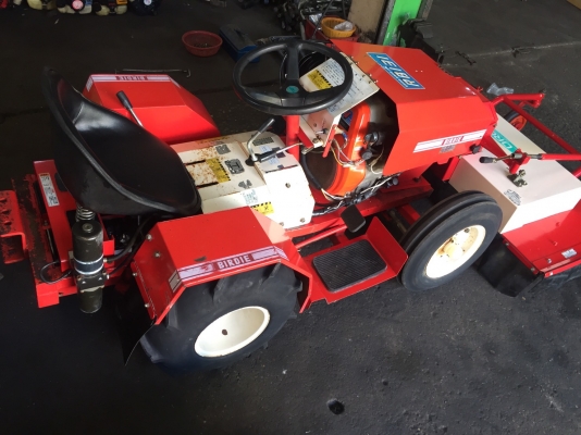 รถตัดหญ้า OREC ตัดหน้า 2 ใบ ตัดเครื่องคูโบต้า 11 HP