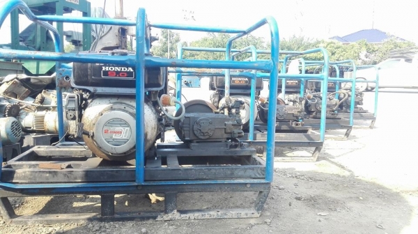 ** Sold ** ปั้มฉีดน้ำแรงดันสูงอิตาลี่ INTER PUMP แรงดัน 200 bar ชนเครื่องดีเซล HONDA 9 HP รุ่นใหม่ไดเร็กประหยัดน้ำมัน สตาร์ทติดทุกตัวงานประมูลของราชการ!!
