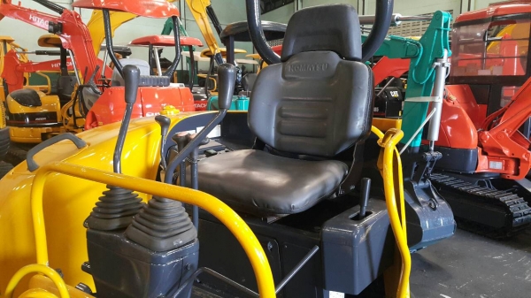 ขาย รถขุด KOMATSU รุ่น PC30FR มือสองญี่ปุ่น แทรกเหล็กสวย สลัก บูท เอวแน่น 100\% ทั้งคัน ปั้มนิ้ว ทำงานไว สวยมาก พร้อมใช้งาน มือถือ/LINE ID : 0818753444 ขาย รถขุด KOMATSU รุ่น PC30FR มือสองญี่ปุ่น แทรกเหล็กสวย สลัก บูท เอวแน่น 100\% ทั้งคัน ปั้มนิ้ว ทำงานไว สวยมาก พร้อมใช้งาน มือถือ/LINE ID : 0818753444