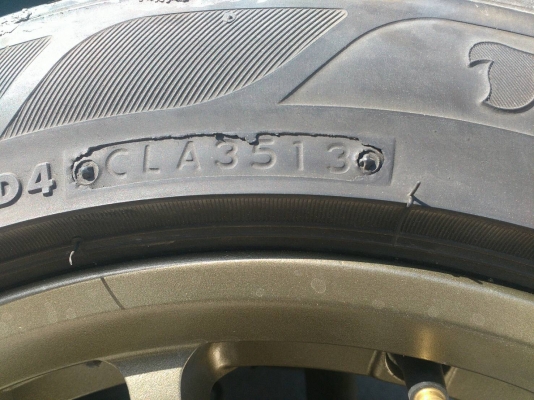 แม๊กขนาด 4 รู100  ขอบ 15 พร้อมยาง 185/55R15 ชุด 4 ล้อ tel.081-427-3941