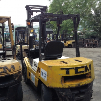+++ ขายโฟล์คลิฟท์  T.C.M. FD30  ขนาด  3  ตัน  เครื่องยนต์ดีเซล ISUZU  เสา  4  เมตร  เกียร์ออโตเมติค  งา 1,070  มม.   ยางลม