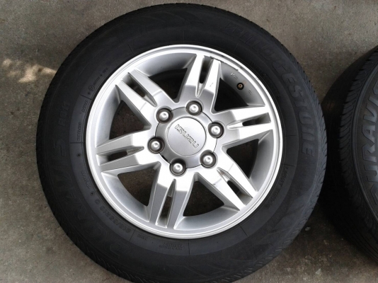 ล้ออีสุ ขอบ16นิ้ว6รู พร้อมยาง ชุดนี้ ราคา 5700 บาท