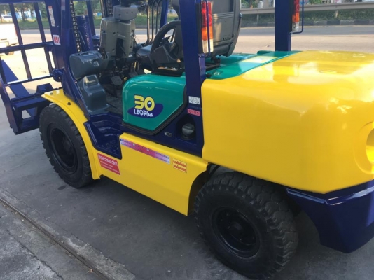 รถโฟล์คลิฟท์ตักยางพาราตักยางก้อนตักยางถ้วยตักทะลายปาล์ม รถโฟล์คลิฟท์ตักยางพาราตักยางก้อนตักยางถ้วยตักทะลายปาล์ม