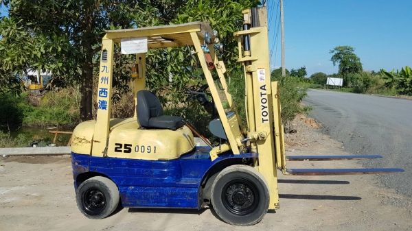 ขายด่วนรถยกดีเซลTOYOTA 6FD25ยก2.5ตันเสาสูง3เมตรเคื่องโตต้า2Zยางตัน4เส้นรถนอกนำเข้ายังไม่เคยใช้งานในเมืองไทยเลย