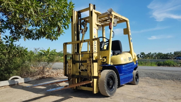 ขายด่วนรถยกดีเซลTOYOTA 6FD25ยก2.5ตันเสาสูง3เมตรเคื่องโตต้า2Zยางตัน4เส้นรถนอกนำเข้ายังไม่เคยใช้งานในเมืองไทยเลย