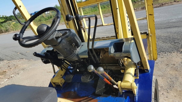 ขายด่วนรถยกดีเซลTOYOTA 6FD25ยก2.5ตันเสาสูง3เมตรเคื่องโตต้า2Zยางตัน4เส้นรถนอกนำเข้ายังไม่เคยใช้งานในเมืองไทยเลย