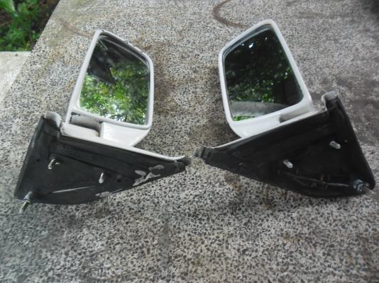 กระจกมองข้าง