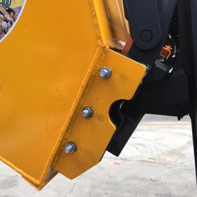 ขายรถตักยางพาราตักยางก้อนตักยางถ้วยตักขี้ยางตักทะลายปาล์มตักไม้บด