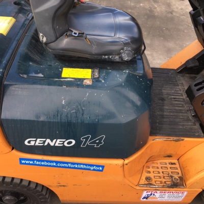 ขายรถตักยางพาราตักยางก้อนตักยางถ้วยตักขี้ยางตักทะลายปาล์มตักไม้บด