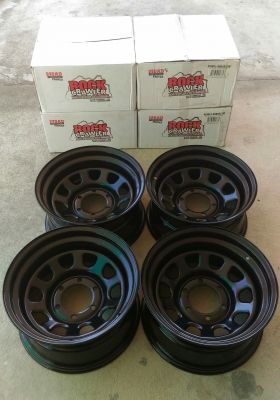 ขายล้อ ROCK พร้อมยาง MICKEY THOMPSON 285/75/16 ขายล้อ ROCK พร้อมยาง MICKEY THOMPSON 285/75/16