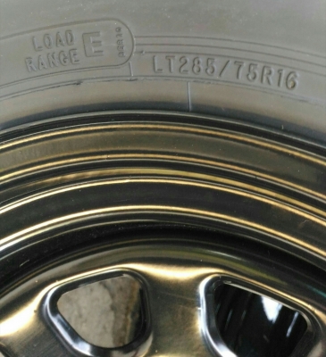 ขายล้อ ROCK พร้อมยาง MICKEY THOMPSON 285/75/16 ขายล้อ ROCK พร้อมยาง MICKEY THOMPSON 285/75/16