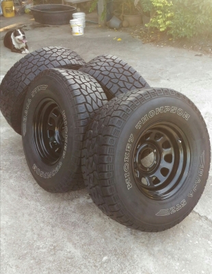 ขายล้อ ROCK พร้อมยาง MICKEY THOMPSON 285/75/16 ขายล้อ ROCK พร้อมยาง MICKEY THOMPSON 285/75/16