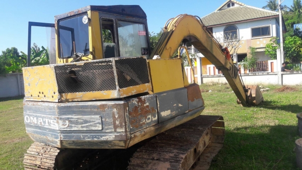 ขาย 370,000 KOMATSU pc 60-5 เครื่องดี ปั้มแรง เอวแน่น ช่วงล่างสวย  090-772-3710 090-772-3708