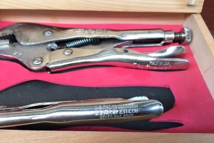 ขายคีมล็อกแพ็คคู่พร้อมกล่องไม้ VISE-GRIP 5WR,  7RMade in USA.มือสองสภาพดี