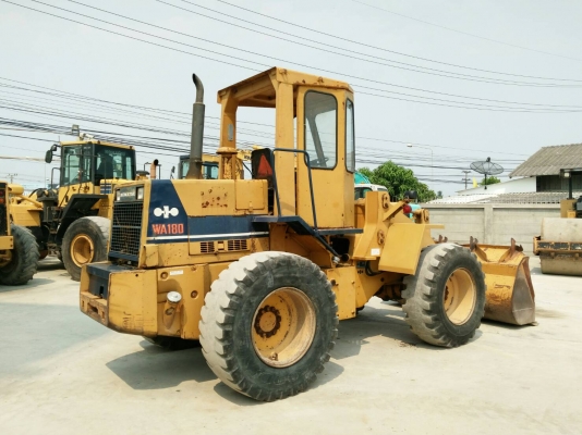 ขายรถตักล้อยาง ยี่ห้อ KOMATSU  WA180-1 บุ้งกี๋ 1.8 คิว นำเข้าจากนอกแท้ 100\% ไม่เคยใช้งานในไทย