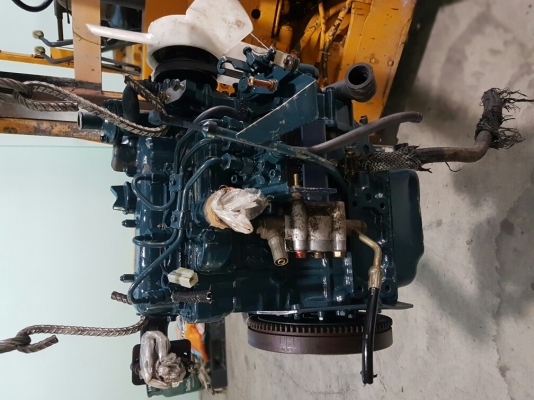 kubota 3สูบ d688 13 แรงม้า นำเข้าจากญี่ปุ่น