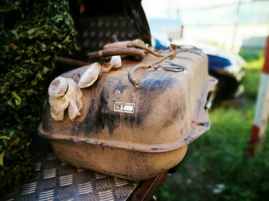 ขายถังน้ำมันวีทาร่า 5 ประตู สภาพสมบรูณ์ เก่าเก็บ ขายถังน้ำมันวีทาร่า 5 ประตู สภาพสมบรูณ์ เก่าเก็บ