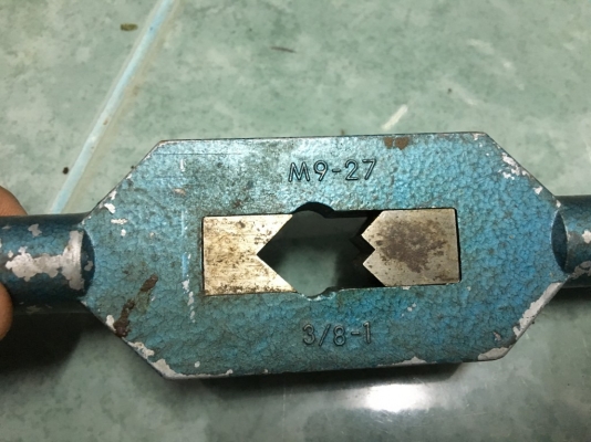 ขายด้ามต๊าปเกลียวNO4  M9-27  3/8-1 MADE IN GERMANY.ขนาดใหญ่ยาว20"