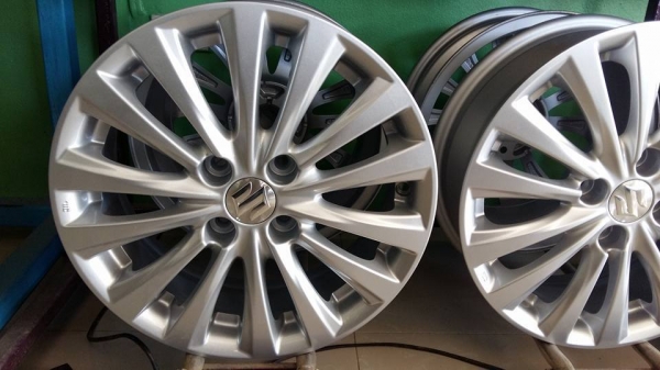 ขายล้อแม็ก suzuki ciaz 15" สนใจติดต่อ ตาเล็ก ล้อและยางครับ 081-3747940