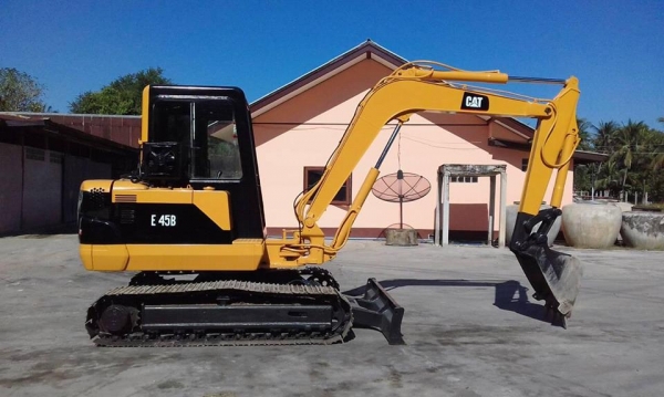 ขายแบคโฮ CAT E45 B ขายแบคโฮ CAT E45 B