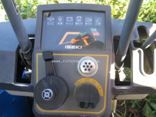 รถเกี่ยวข้าวนั่งขับ ISEKI HL80 เครื่องยนต์ดีเซล รหัสสินค้า 80904131 www.nihonmono.com รถเกี่ยวข้าวนั่งขับ ISEKI HL80 เครื่องยนต์ดีเซล รหัสสินค้า 80904131 www.nihonmono.com