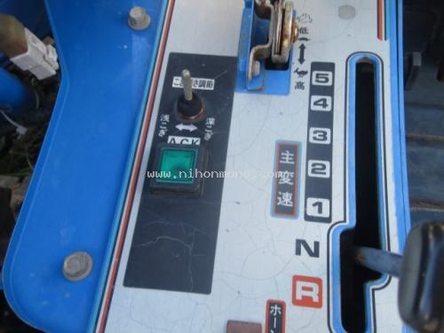 รถเกี่ยวข้าวนั่งขับ ISEKI HL80 เครื่องยนต์ดีเซล รหัสสินค้า 80904131 www.nihonmono.com รถเกี่ยวข้าวนั่งขับ ISEKI HL80 เครื่องยนต์ดีเซล รหัสสินค้า 80904131 www.nihonmono.com