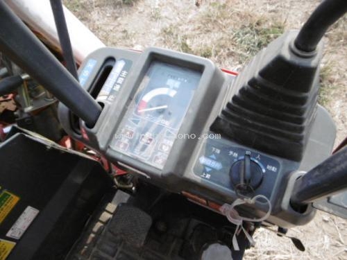 รถเกี่ยวข้าวนั่งขับ YANMAR Ee-55G เครื่องยนต์ดีเซล 13 แรงม้า รหัสสินค้า 80903671 www.nihonmono.com