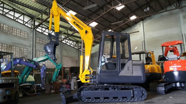 ขาย รถขุด KOBELCO รุ่น SK042 มือสองญี่ปุ่น แทรกเหล็กสวย หัวเก๋ง สลัก บูท เอวแน่น 100\% ปั้มนิ้ว คอนโทรลน้ำมัน ทำงานไว เทียบเท่า PC45 มือถือ/LINE ID: 0818753444