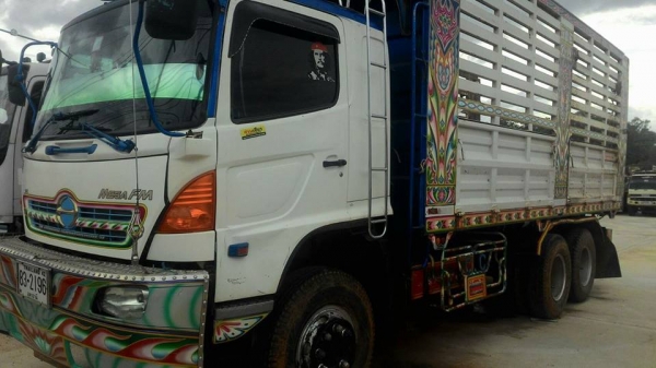 ขายรถบรรทุก 10ล้อ2เพลา HINO 320แรง ปี49 สภาพพร้อมใช้งาน เอกสารเล่มทะเบียนพร้อมโอน ราคา1,650,000 สนใจ