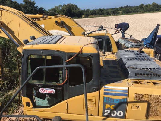 ขาย pc200-7 เอกสารเล่มทะเบียน รถ 16xxx พร้อมใช้ ขาย pc200-7 เอกสารเล่มทะเบียน รถ 16xxx พร้อมใช้