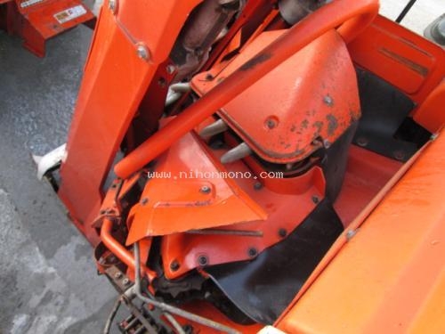 รถเกี่ยวข้าวนั่งขับ KUBOTA RX900 เครื่องยนต์ดีเซล รหัสสินค้า 13001482 www.nihonmono.com รถเกี่ยวข้าวนั่งขับ KUBOTA RX900 เครื่องยนต์ดีเซล รหัสสินค้า 13001482 www.nihonmono.com