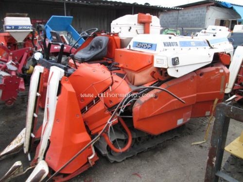 รถเกี่ยวข้าวนั่งขับ KUBOTA RX1100 เครื่องยนต์ดีเซล รหัสสินค้า 13001476 www.nihonmono.com
