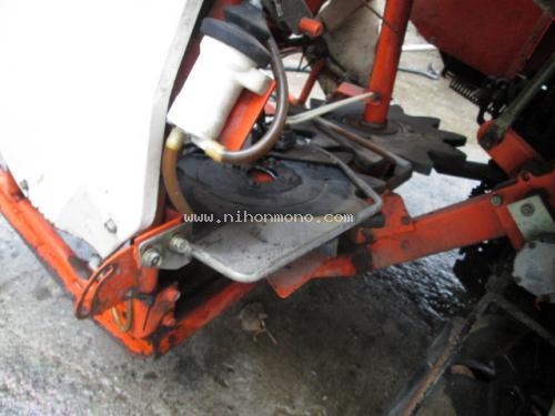 รถเกี่ยวข้าวนั่งขับ KUBOTA RX950 เครื่องยนต์ดีเซล 9.5แรงม้า รหัสสินค้า 13001475 www.nihonmono.com รถเกี่ยวข้าวนั่งขับ KUBOTA RX950 เครื่องยนต์ดีเซล 9.5แรงม้า รหัสสินค้า 13001475 www.nihonmono.com