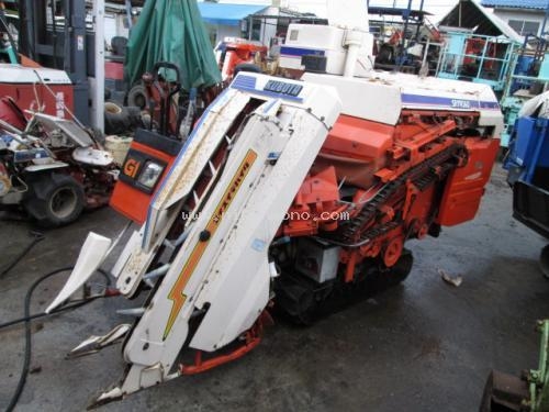 รถเกี่ยวข้าวนั่งขับ KUBOTA RX950 เครื่องยนต์ดีเซล 9.5แรงม้า รหัสสินค้า 13001475 www.nihonmono.com รถเกี่ยวข้าวนั่งขับ KUBOTA RX950 เครื่องยนต์ดีเซล 9.5แรงม้า รหัสสินค้า 13001475 www.nihonmono.com