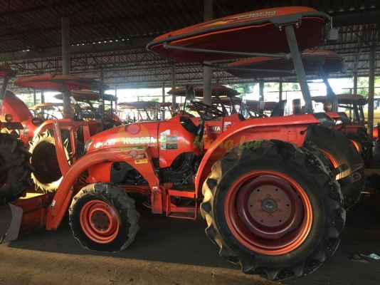 รถไถนาคูโบต้ามือสองราคาถูก รุ่น L3608 พร้อมใบดันคานบน แถมผานไถ 1 พวง รถไถนาคูโบต้ามือสองราคาถูก รุ่น L3608 พร้อมใบดันคานบน แถมผานไถ 1 พวง