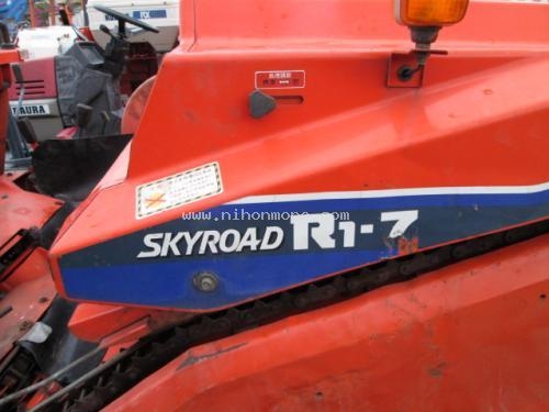 รถเกี่ยวข้าวนั่งขับ KUBOTA R1-7 เครื่องยนต์ดีเซล รหัสสินค้า 13001473 www.nihonmono.com รถเกี่ยวข้าวนั่งขับ KUBOTA R1-7 เครื่องยนต์ดีเซล รหัสสินค้า 13001473 www.nihonmono.com