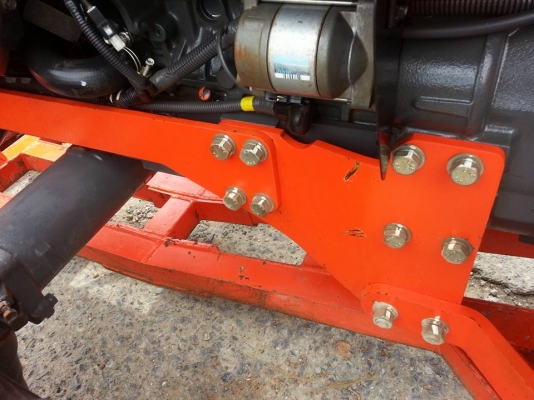 คูโบต้า L3608DT 4 WD ใบมีดดันหน้า ตัดหญ้าใหม่ เกรด A