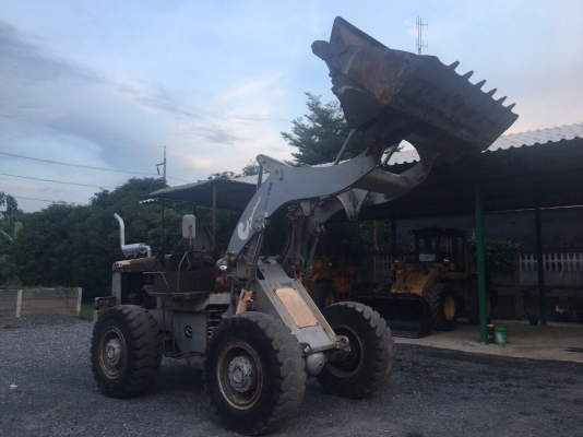 ขายรถตัก Furukawa FL160 ; รถเก่าญี่ปุ่น 100\%;  สภาพสวยพร้อมใช้งานได้ทันที สนใจติดต่อ 081-9485494