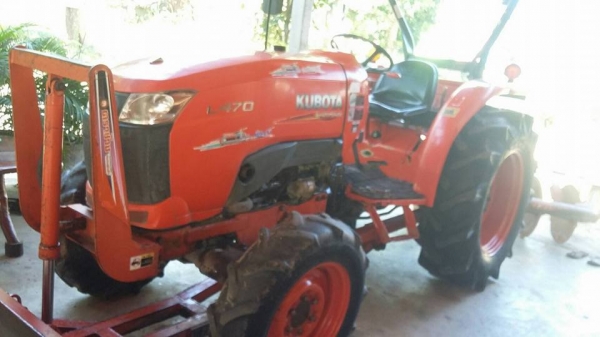 ขายรถไถ KUBOTA L4708 อุปกรณ์ ดันหน้า ผานหลัง สภาพสวยพร้อมใช้งาน เอกสารเล่มทะเบียนพร้อมโอน ราคา380,000 สนใจโทร 090-8588220คุณนะ 093-3258446คุณบิว หรือเข้าดูสินค้าอื่นๆได้ที่ www.narong2truck.com หรือ www.truck.in.th/498 หรือเพจFacebook ณรงค์ ซื้อขายรถมือสอ