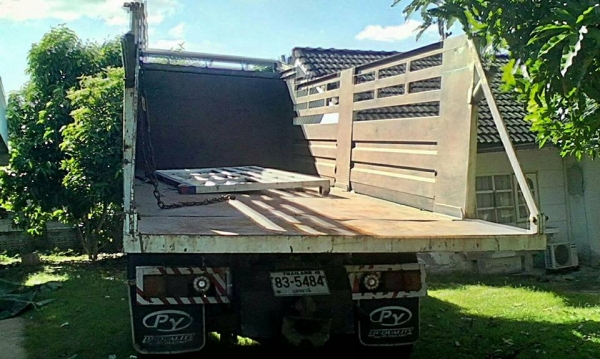 ขายรถบรรทุก ดั้ม2เพลา UD 330แรง เครื่องEP6 แคชซี CWM430 จดทะเบียน2539 รถสวยสภาพดี เอกสารเล่มทะเบียนพร้อมโอน ราคา630,000 สนใจโทร 090-8588220คุณนะ 093-3258446คุณบิว หรือเข้าดูสินค้าอื่นๆได้ที่ www.narong2truck.com หรือ www.truck.in.th/498 หรือเพจFacebook ณร