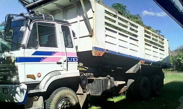 ขายรถบรรทุก ดั้ม2เพลา UD 330แรง เครื่องEP6 แคชซี CWM430 จดทะเบียน2539 รถสวยสภาพดี เอกสารเล่มทะเบียนพร้อมโอน ราคา630,000 สนใจโทร 090-8588220คุณนะ 093-3258446คุณบิว หรือเข้าดูสินค้าอื่นๆได้ที่ www.narong2truck.com หรือ www.truck.in.th/498 หรือเพจFacebook ณร