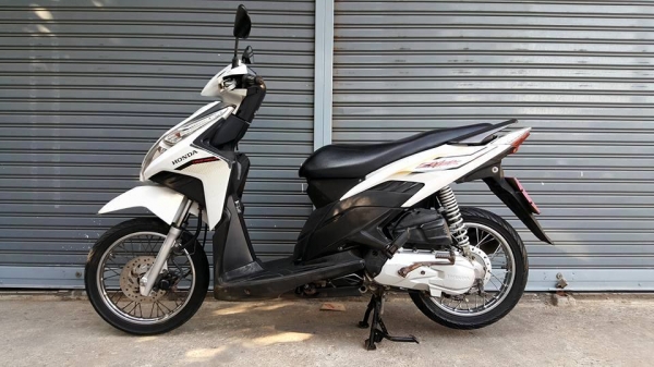 HONDA CLICK 110-i สีขาวมุก สภาพเดิมๆ พร้อมใช้งาน ฟรีโอน