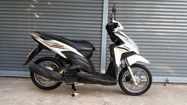 HONDA CLICK 110-i สีขาวมุก สภาพเดิมๆ พร้อมใช้งาน ฟรีโอน