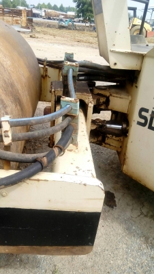 รถบด10ตัน ล้อเรียบ Ingersoll-rand SD-100 D มีทะเบียน