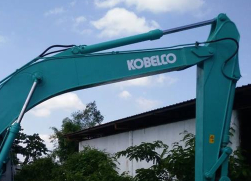 **1,180,000 บ.ต่อรอง/// แบคโฮ KOBELCO SK200 MARK 6 YN07 ไฟเต็ม เครื่อง+ปั้ม ดี แรง เร็ว เอวแน่น ช่วงล่าง75\% แอร์เย็น บอดี้สวย พร้อมใช้ เอกสารอินวอย **ขาย KOBELCO MARK-6 SK200 YN-07 แบคโฮสภาพสวยๆ พร้อมลุย มีอินวอย HYD.EXCAVATOR KOBELCO SK200 YN 07 MARK lV