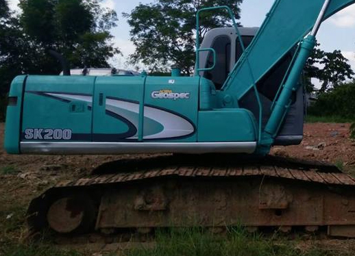 **1,180,000 บ.ต่อรอง/// แบคโฮ KOBELCO SK200 MARK 6 YN07 ไฟเต็ม เครื่อง+ปั้ม ดี แรง เร็ว เอวแน่น ช่วงล่าง75\% แอร์เย็น บอดี้สวย พร้อมใช้ เอกสารอินวอย **ขาย KOBELCO MARK-6 SK200 YN-07 แบคโฮสภาพสวยๆ พร้อมลุย มีอินวอย HYD.EXCAVATOR KOBELCO SK200 YN 07 MARK lV