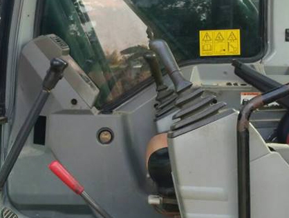 **1,180,000 บ.ต่อรอง/// แบคโฮ KOBELCO SK200 MARK 6 YN07 ไฟเต็ม เครื่อง+ปั้ม ดี แรง เร็ว เอวแน่น ช่วงล่าง75\% แอร์เย็น บอดี้สวย พร้อมใช้ เอกสารอินวอย **ขาย KOBELCO MARK-6 SK200 YN-07 แบคโฮสภาพสวยๆ พร้อมลุย มีอินวอย HYD.EXCAVATOR KOBELCO SK200 YN 07 MARK lV