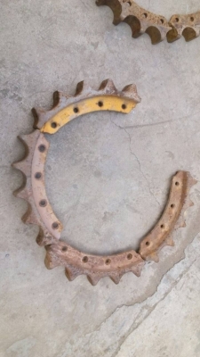 ขายอะไหล่รถแทรกเตอร์ D-6-D, D-5-H. D-4-H ของเก่าสภาพสวย ของญี่ปุ่น ขายไม่แพงครับ